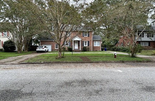 Central Newport News Cottage | Nestover - Cozy cottage close to James River, shopping, & eateries!
