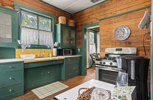 Fredericksburg Cabin | NEW Baag Farm House | Historic | Wildlife