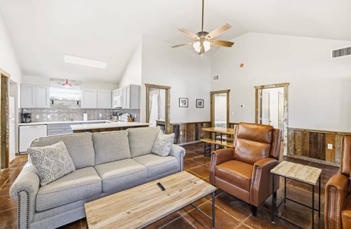 Ingram Cabin | New Cabin - Riverfront Resort- Hunt, TX