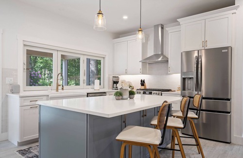 Cape Neddick House | NEW! Coastal Beach House, Steps to Cape Neddick Beach with 4Br+Sleeps 9!