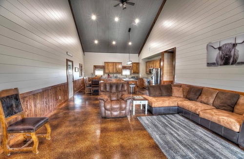 Rio Frio House | NEW HOME WITH POOL AND SLEEPS UP TO 28