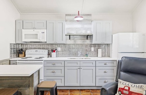 Ingram Cabin | NEW - Quiet Hill Country Retreat - Hunt, TX