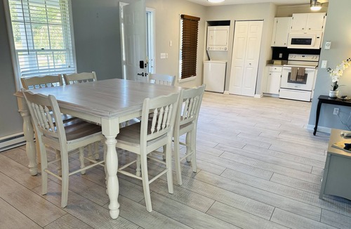 Bayside Cottage | New to VRBO! Cozy cottage close to everything!