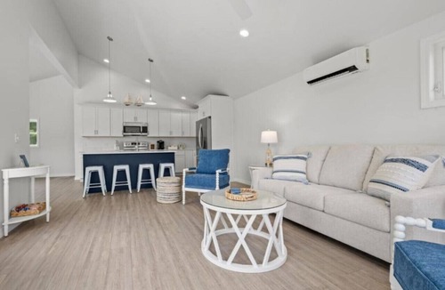 Winterport House | New & Trendy Grand Water View, A/C, Dogs, Fire Pit