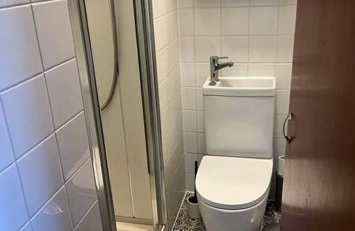 Skerries Apartment | Newly refurbished apartment in the heart of Skerries and 100m from the beach.