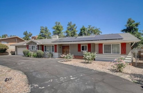 Kit Carson House | Next to Safari /Hollywood Driveway /Backyard Oasis