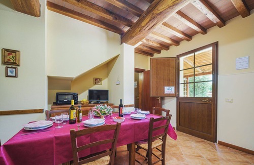 Orentano Apartment | Nice apartment for 7 guests with A/C, WIFI, pool, TV and patio