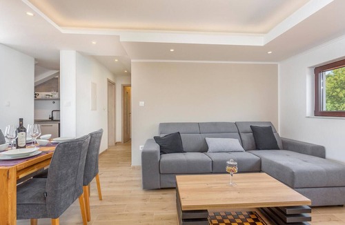 Sarsoni Apartment | Nice apartment in Rijeka with house sea view