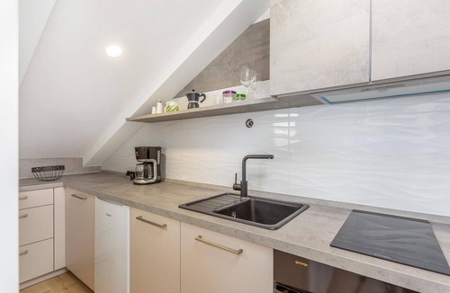 Sarsoni Apartment | Nice apartment in Rijeka with house sea view