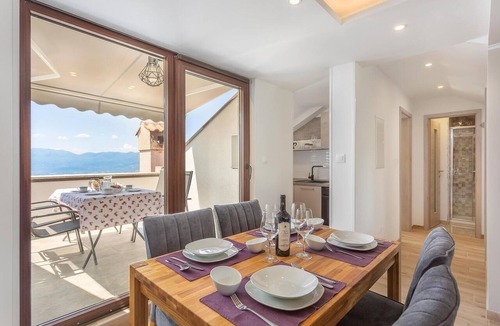 Sarsoni Apartment | Nice apartment in Rijeka with house sea view
