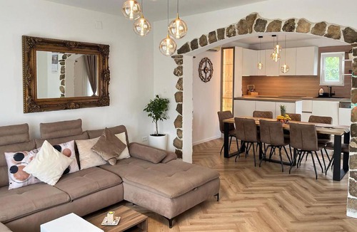 Srinjine Apartment | Nice Apartment In Srinjine
