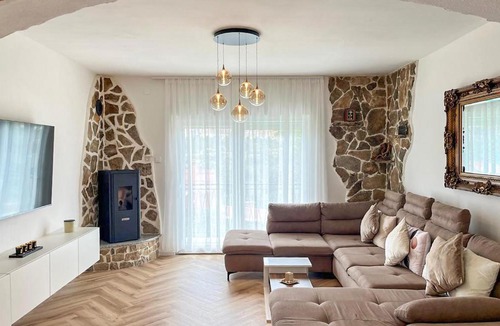 Srinjine Apartment | Nice Apartment In Srinjine
