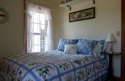 Mid-Coast and Islands Cottage | Ocean Breeze Cottage with Open Water Views of Casco Bay