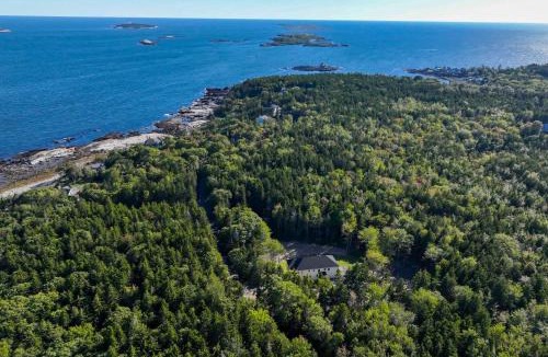 East Boothbay House | Ocean Point Hideaway: 2-Story Unit on 3 Acres!