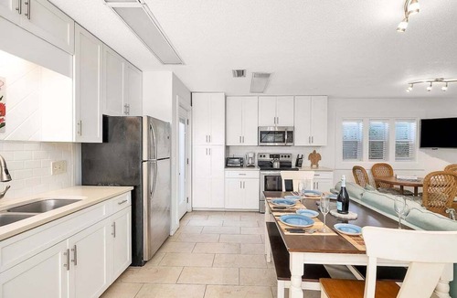 Saint Simons Island Apartment | Ocean Tabby | St. Simons Island Village Condo Near Pier & Beach