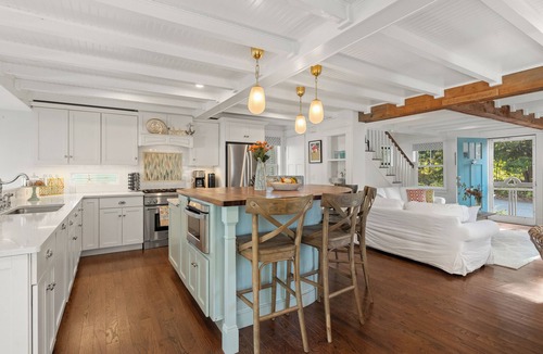 Loveitts Field House | OCEAN VIEWS, Rooftop Deck, HOT TUB, new back deck! 3-min walk to Willard Beach