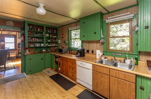 Newagen Cabin | Oceanview Cabin Retreat in Southport