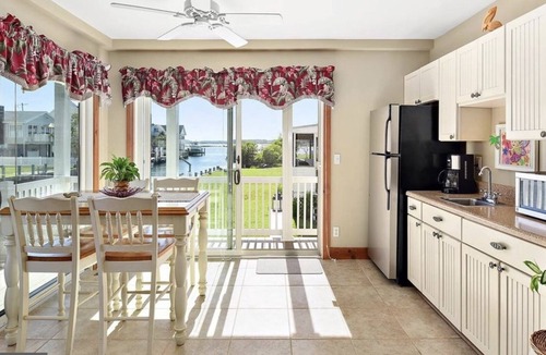 Edgewater Acres House | On canal 50ft dock, Bay view, 1 mile to the beach