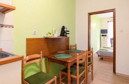Jadranovo Apartment | One bedroom apartment with balcony and sea view Jadranovo, Crikvenica (A-16739-a)