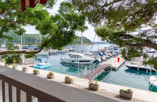 Jadranovo Apartment | One bedroom apartment with balcony and sea view Jadranovo, Crikvenica (A-16739-a)