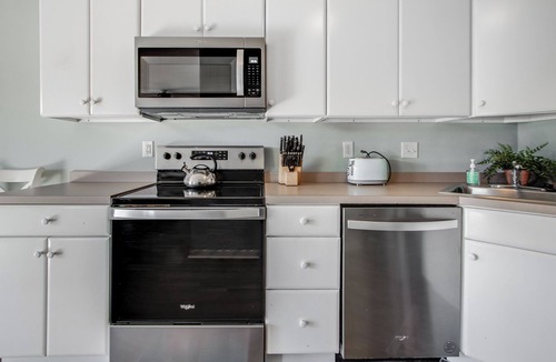 Dewey Beach Condo | One Block to the Ocean Close to Everything