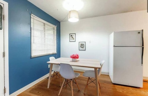 Italian Village Apartment | OSU - Heart of Short North -STEPS from High ST-OSU