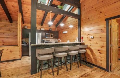 Sugar Grove Cabin | Outside Inn | Hocking Hills, Hot Tub, Views