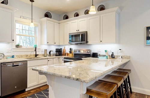 Arundel House | Peaceful Cottage Retreat with Pool, Trails & Easy Access to Kennebunkport
