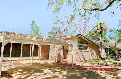 Sharpstown House | Peaceful Home 10 minutes to Downtown, Shopping mall, Restaurants and Night Clubs