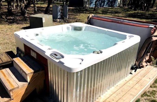 Mountain Home Cabin | Peaceful Wildlife Ranch Cabin with Pool Access near Kerrville in Mountain Home, Texas