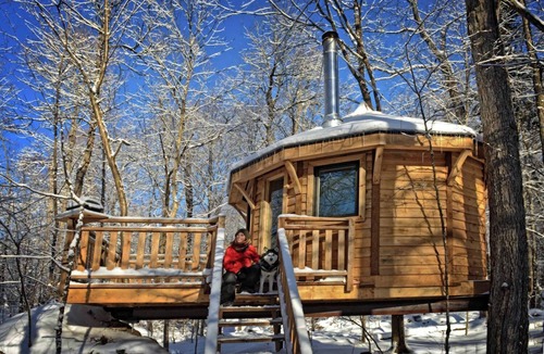 Saint-Faustin-Lac-Carre House | Perched yurt treehouse with skylights | Lodging #09