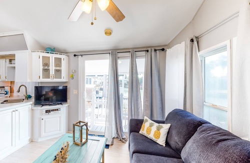 Port Isabel House | Perfect getaway on the canal w/ shared pool, outdoor seating, central AC & more