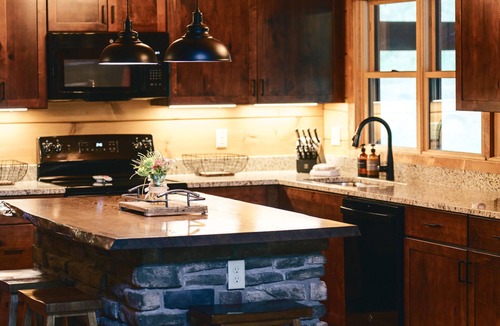 Rockbridge Cabin | Perfect Location - High Quality Custom Log Cabin - Luxurious Amenities