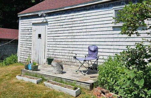 Perry House | Perry Shore Road Cottage
