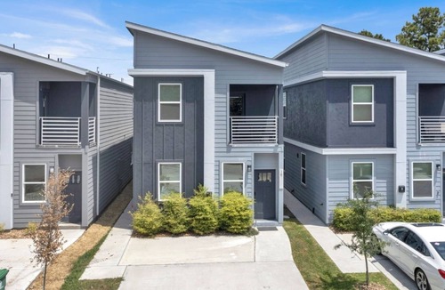 Humble Cottage | Pet-Friendly 3BR/3BA 15 Min to Airport