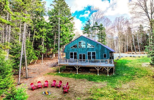 Beaver Cove Cabin | Pet-Friendly Cabin with Deck and Serene Lake Views in Maine