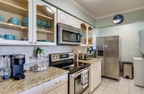 Walden on Lake Conroe House | Pool Access + Views: Waterfront Lake Conroe Escape
