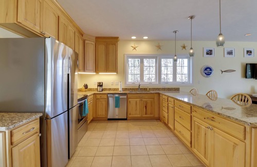 Foster House | Pool, Dock + Rooftop Views! Bohannon Getaway