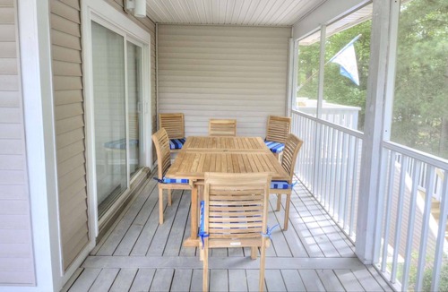 Bethany Beach House | Pools, Tennis, Beach Shuttle., 2nd Fl. 3BR+Loft Sleeping 8 in 5 Beds, Free Golf, Water Park & More!