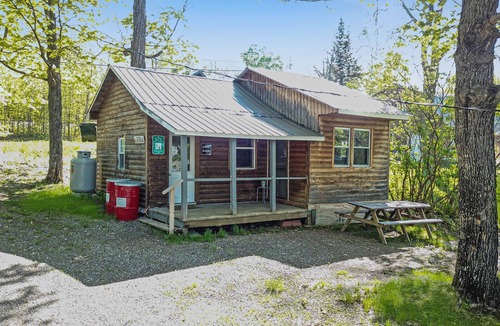 Portage Lake Cabin | Portage Lakeside Cabins, The Fishing Shack