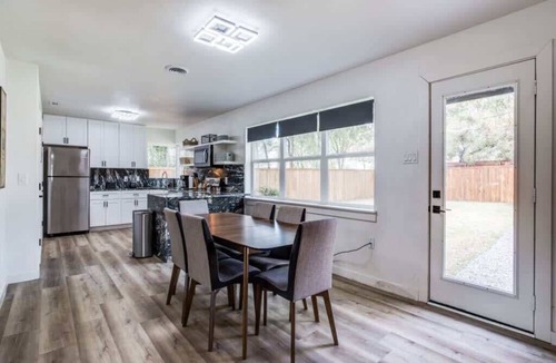 North Dallas House | Preston Hollow Home + Garage Apt/Large Yard
