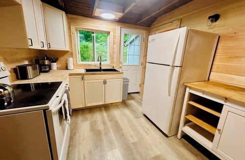 Dedham Cabin | Private 3BR Lakefront Cottage on Green Lake @ Jenkins Beach #3