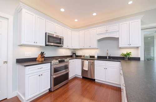 Saluda House | Private Beach, Outdoor Living. Kayaks, BBQ, ping pong, more