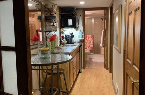 Polaris Apartment | Private Entry Studio with Gas Fireplace @ I-71 Polaris near Chase