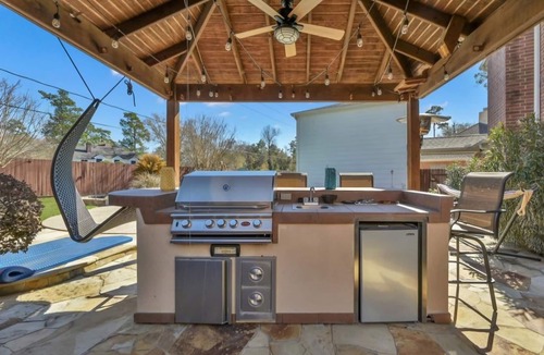 Tomball House | Private Pool + Pool Table, 4-bedroom Woodlands Home