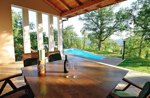 Buzet Villa | Private Villa with A/C, private pool, WIFI, hot tub, TV, terrace, pets allowed, panoramic view
