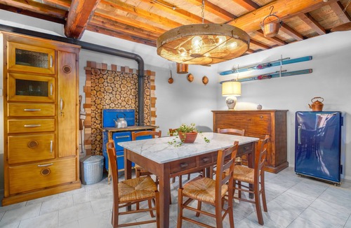 Forcoli Apartment | Pura Apartment - One Bedroom Apartment, Sleeps 3