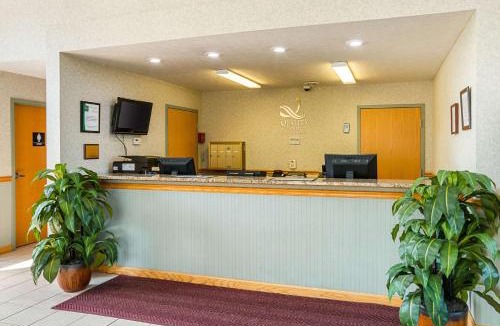 Weston Hotel | Quality Inn Weston