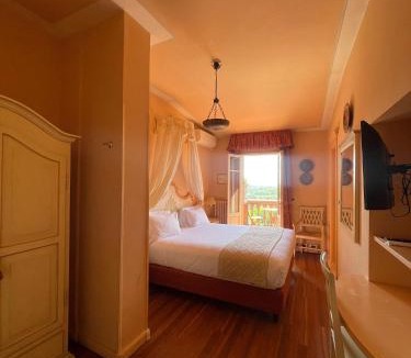 Montopoli in Val d'Arno Hotel | Quattro Gigli Hotel