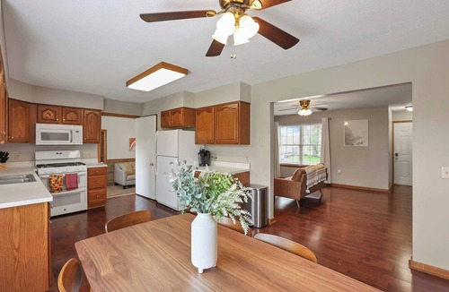 Johnstown House | Quiet Ranch Retreat for Work Crews & Families Johnstown, OH